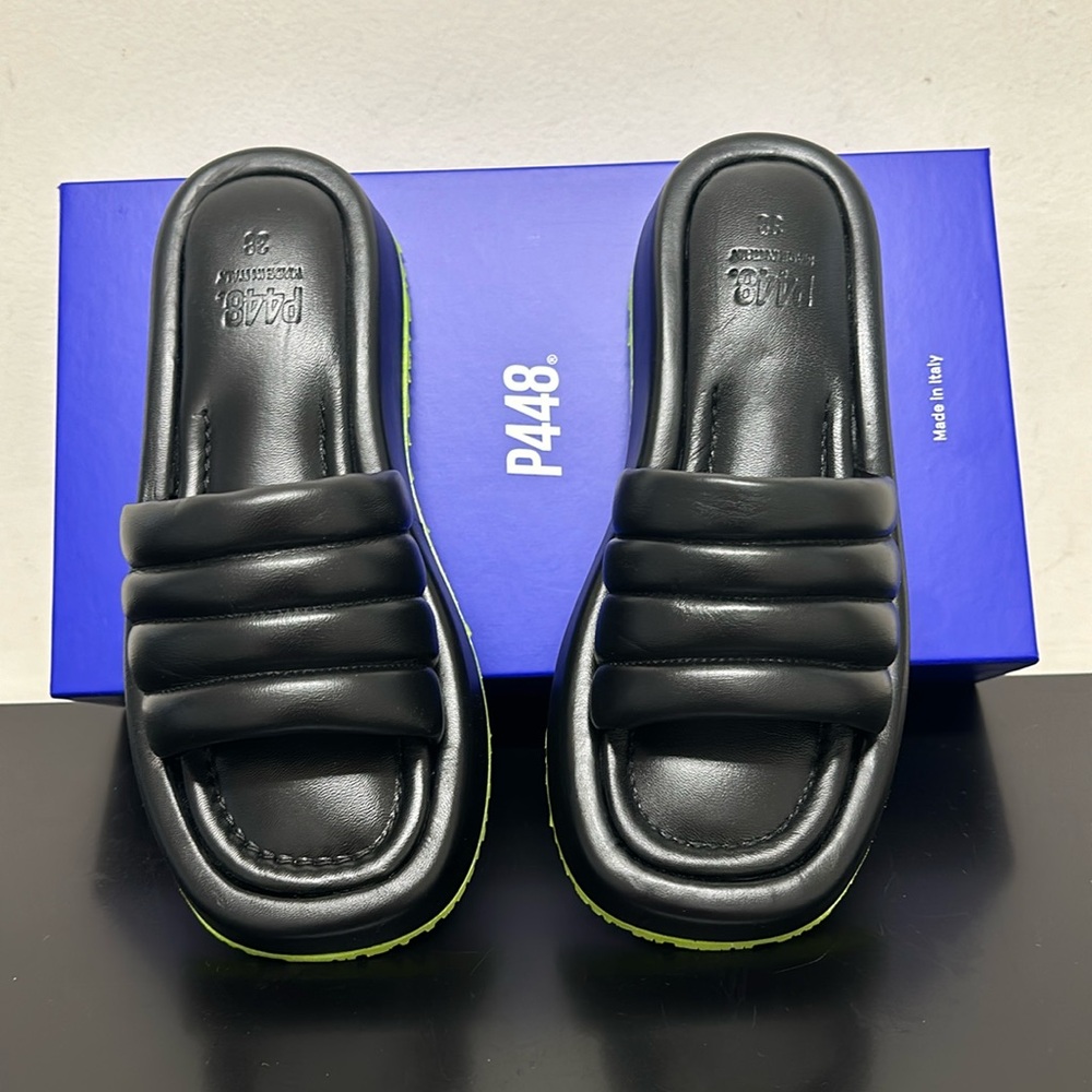NIB P448 Shoe